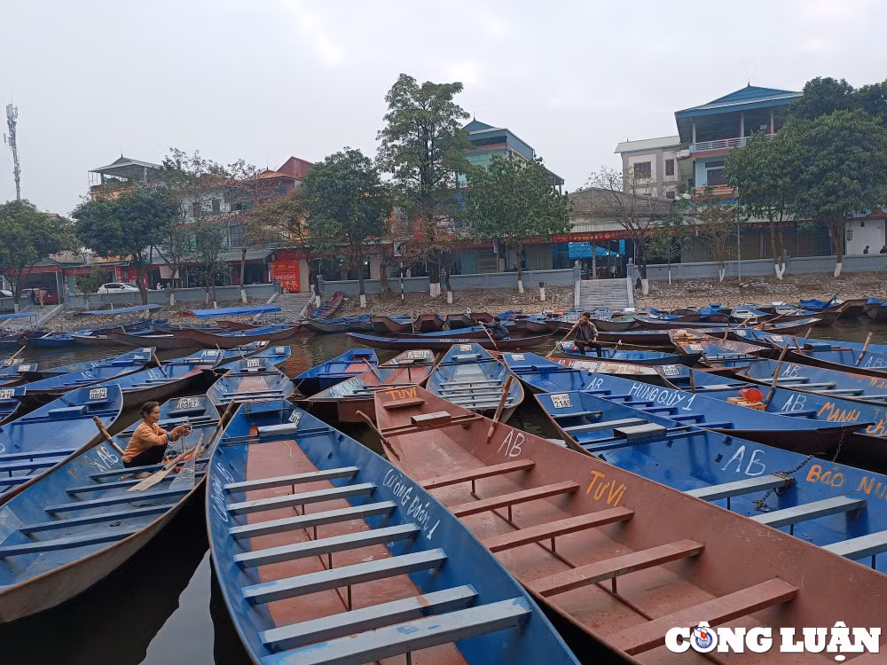 hang nghin nguoi du xuan le hoi chua huong trong ngay dau mo hoi hinh 1