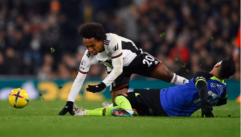 kan ghi ban tottenham ap sat man utd tren bxh ngoai hang anh hinh 3