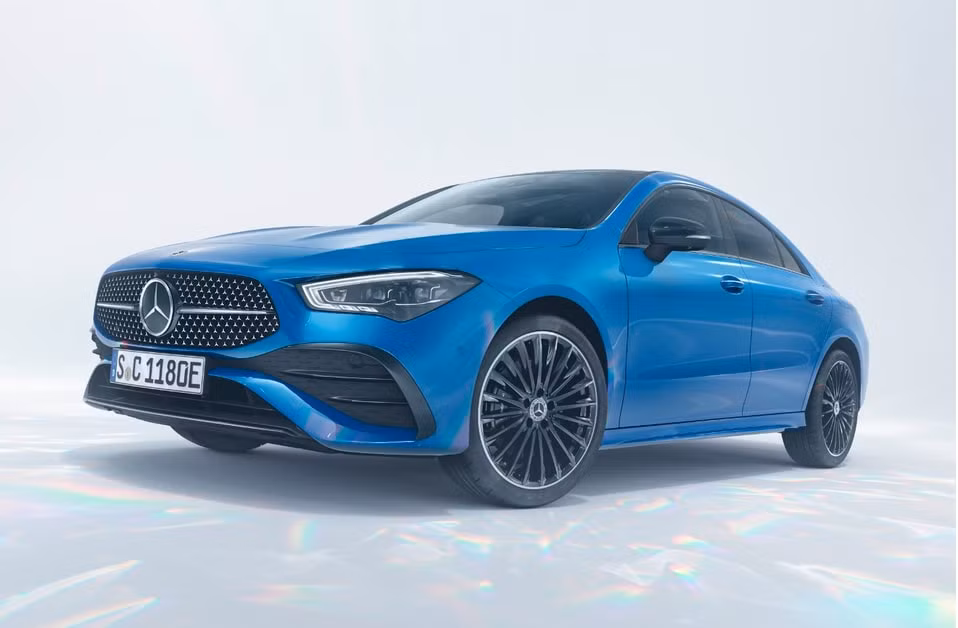 mercedes benz cla ra mat ban nang cap giua vong doi hinh 10