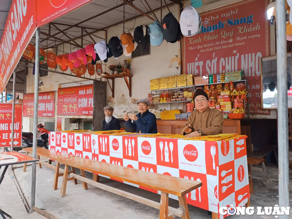 hang nghin nguoi du xuan le hoi chua huong trong ngay dau mo hoi hinh 2