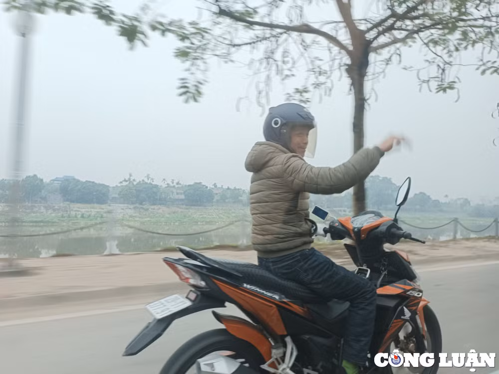 hang nghin nguoi du xuan le hoi chua huong trong ngay dau mo hoi hinh 28