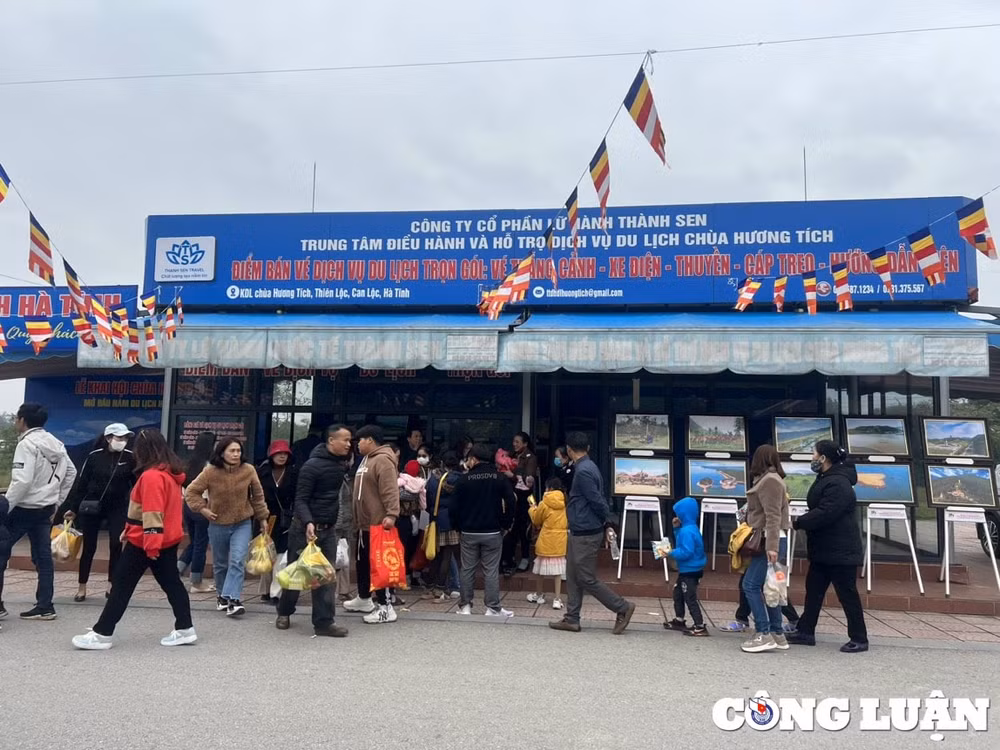 khai hoi chua huong tich mo dau nam du lich ha tinh 2023 hinh 7