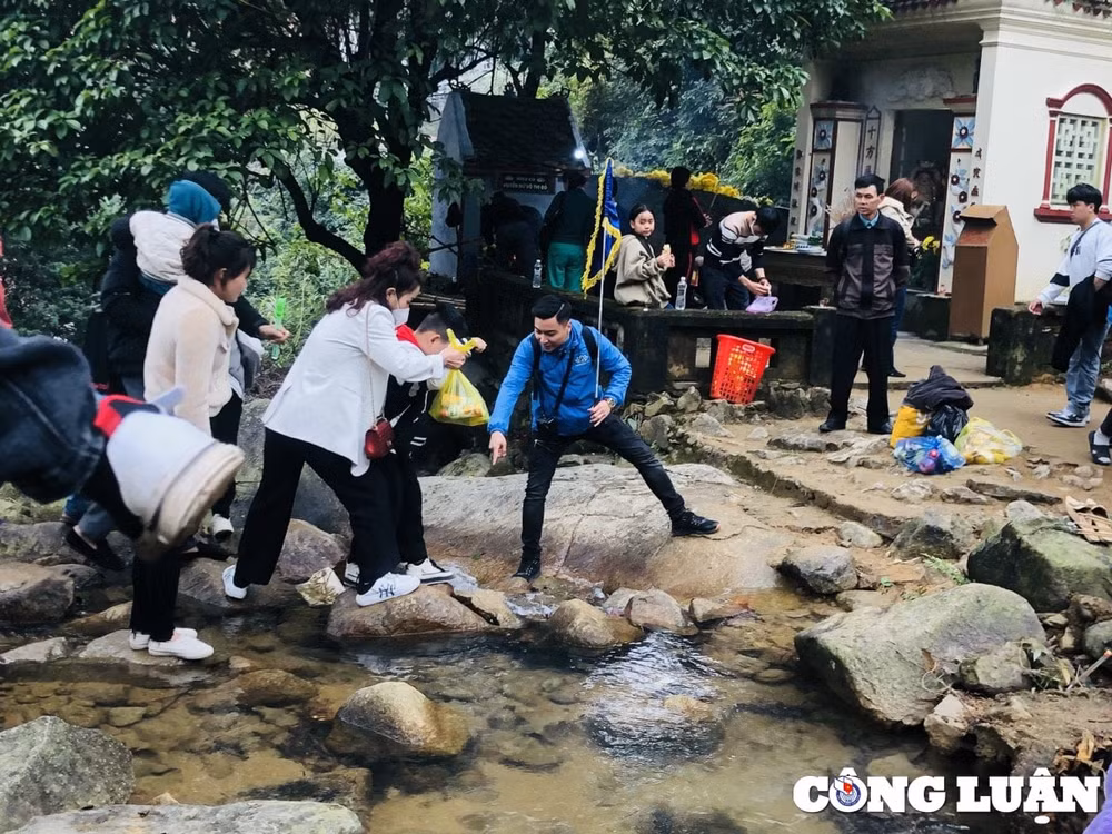 khai hoi chua huong tich mo dau nam du lich ha tinh 2023 hinh 9