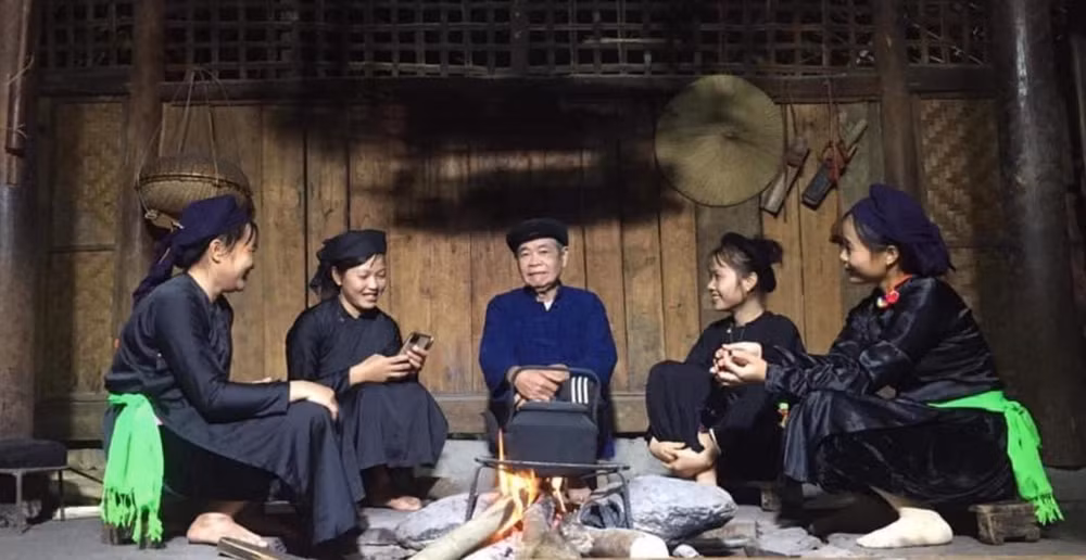 lang co cua dong bao tay o lao cai la diem du lich hap dan hinh 2