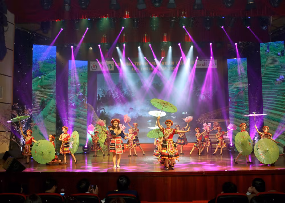 Tiết mục hát múa 