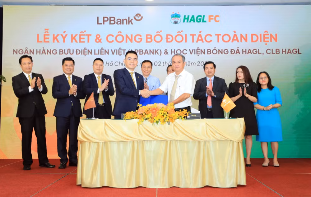 lien doan bong da viet nam khong dong y cho clb hagl doi ten hinh 1