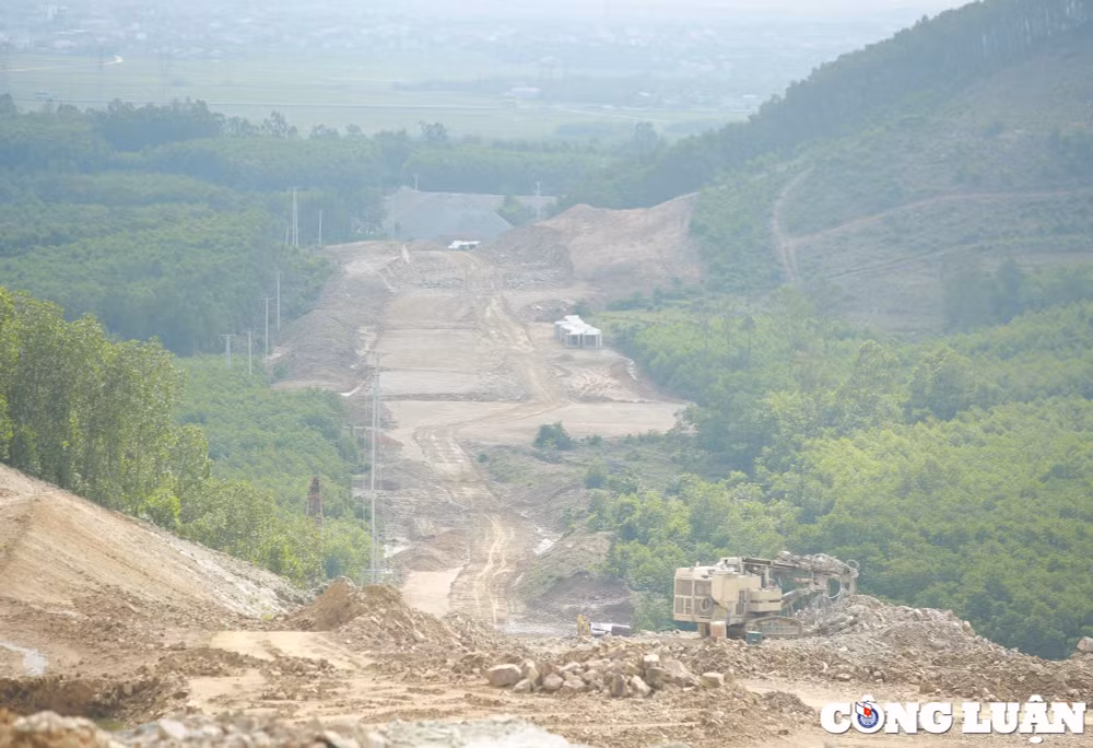 nhon nhip tren cong truong cao toc bac nam phia dong qua ha tinh hinh 16