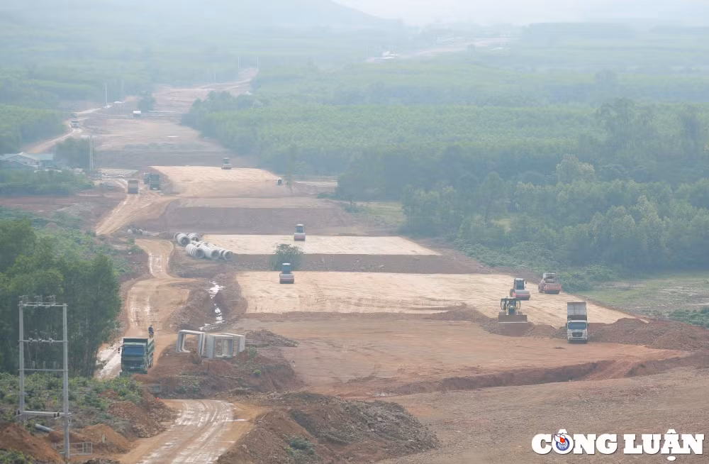 nhon nhip tren cong truong cao toc bac nam phia dong qua ha tinh hinh 9