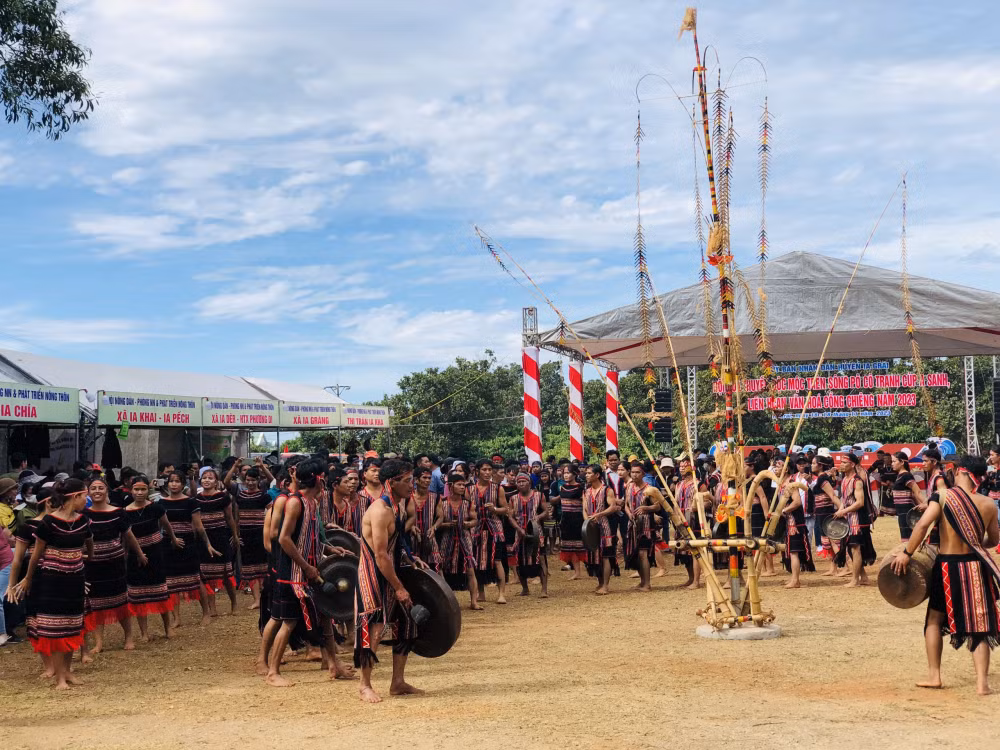 gia lai soi noi hoi dua thuyen doc moc tren dong po co huyen thoai hinh 11