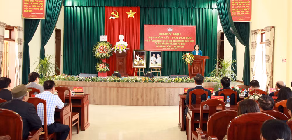 truong ban cong tac dai bieu cua quoc hoi nguyen thi thanh du ngay hoi dai doan ket toan dan toc tai ninh binh hinh 1
