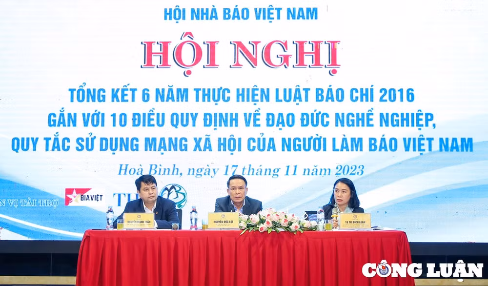 con long tin cua cong chung cua doc gia thi bao chi con gia tri hinh 3