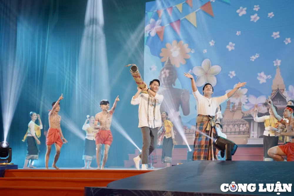 giao luu nghe thuat viet nam lao nghia tinh sat son doi doi ben vung hinh 4