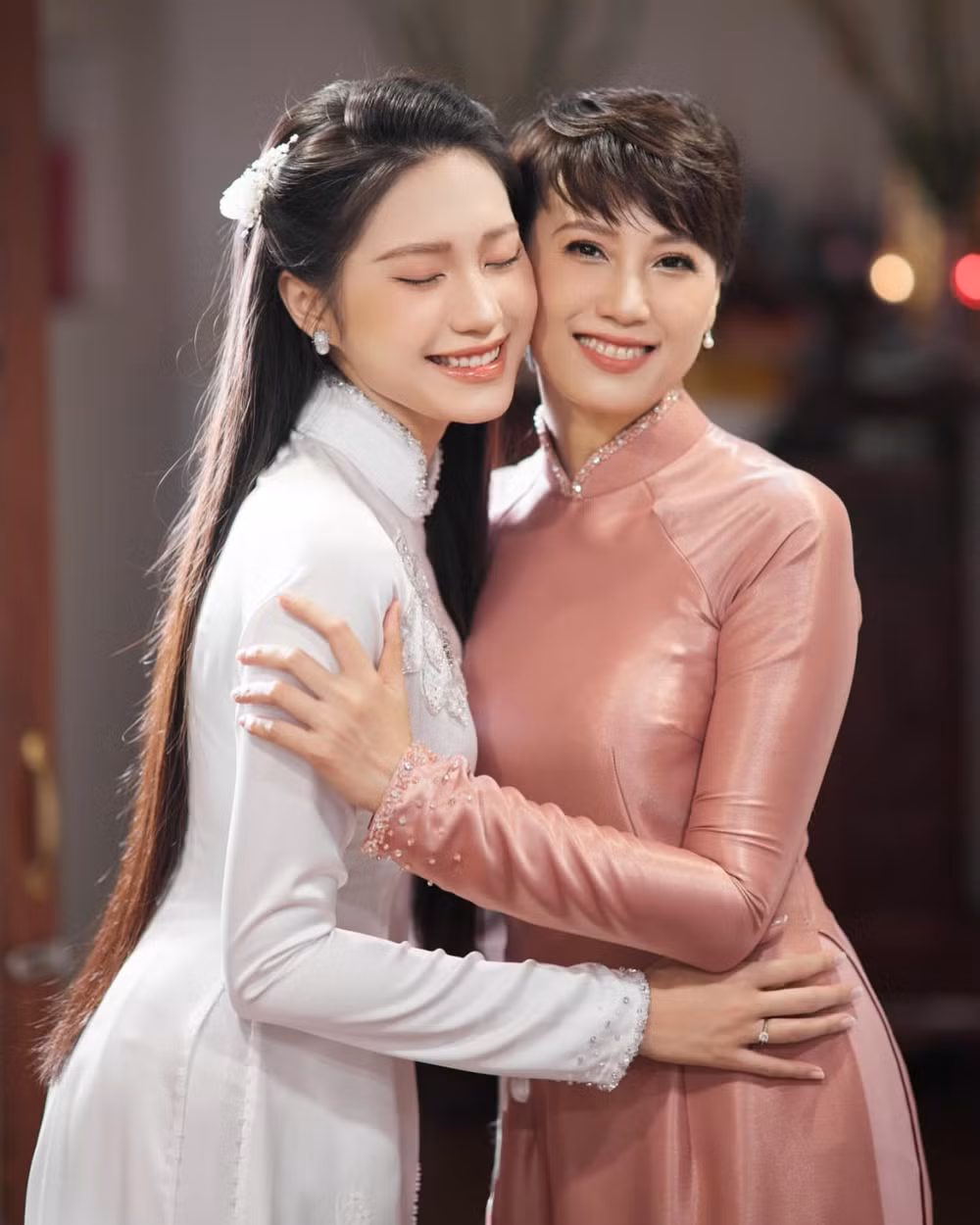 nhan sac gay sung sot cua me vo doan van hau hinh 2