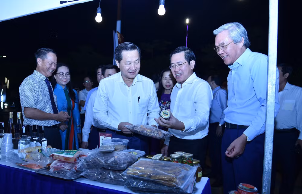 tang cuong doan ket thong nhat giua y dang long dan trong phat trien kinh te xa hoi hinh 2