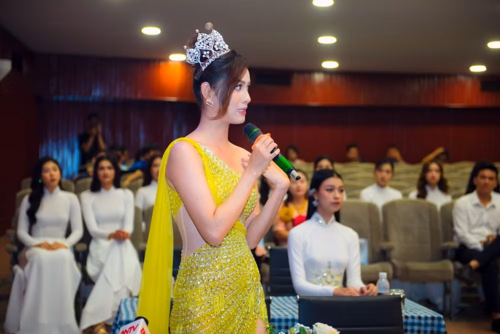 nha thiet ke viet hung danh tron tam huyet cho cuoc thi hoa khoi sinh vien viet nam 2023 hinh 3