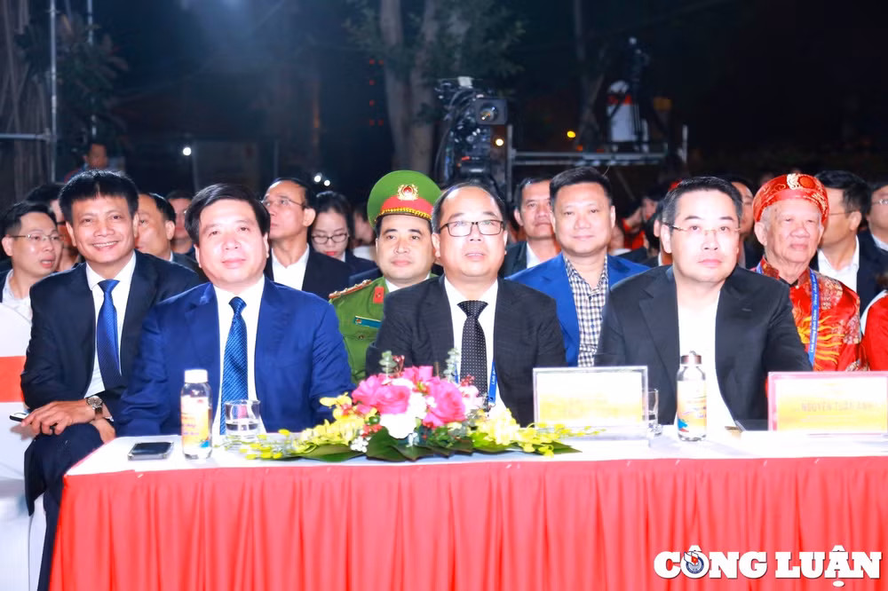 dac sac chuong trinh nghe thuat linh thieng dinh chem dong chay tinh hoa hinh 10