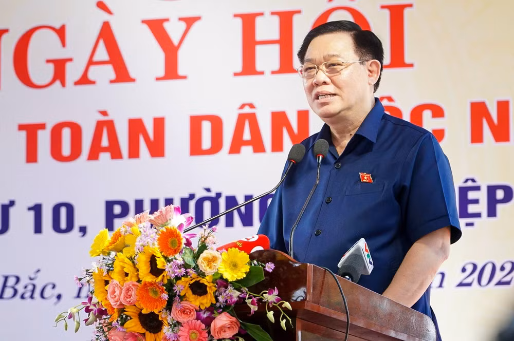 chu tich quoc hoi vuong dinh hue tham lam viec tai da nang hinh 4