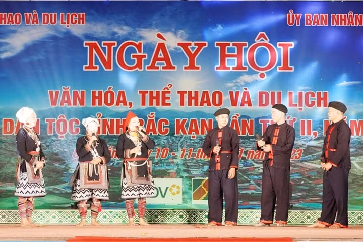 khai mac ngay hoi van hoa the thao va du lich cac dan toc tinh bac kan hinh 1