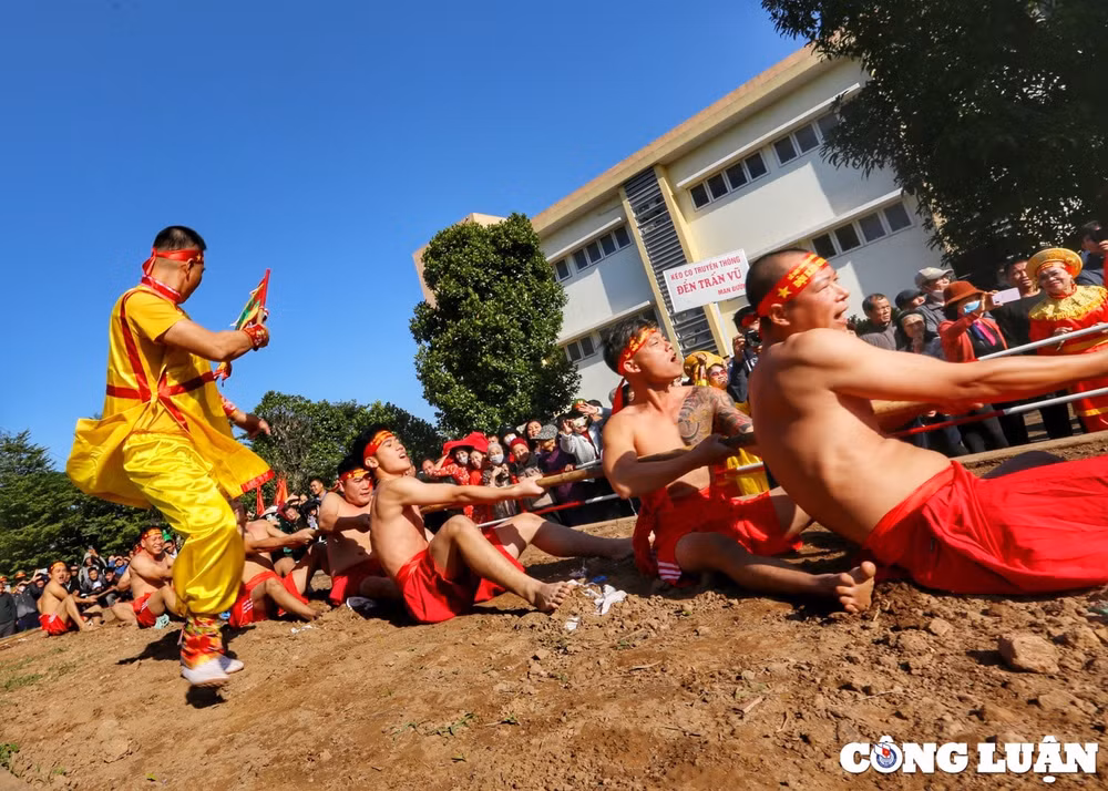 trinh dien nghi le va tro choi keo co viet nam han quoc hinh 10