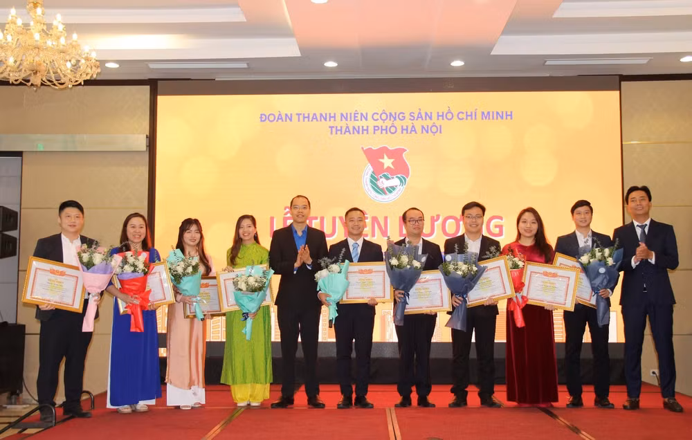 thanh doan ha noi vinh danh 27 nha giao tre thu do tieu bieu hinh 1