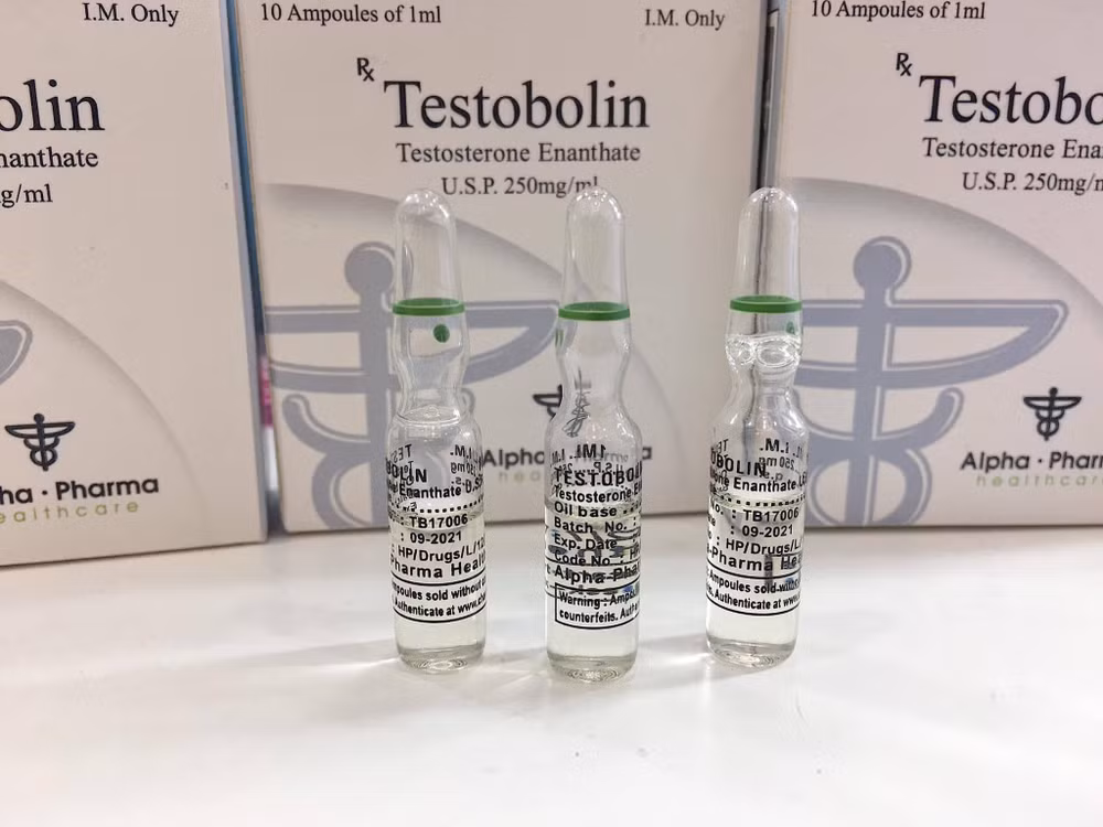 Để duy trì được hormone cơ thể, người chuyển giới phải đối mặt với nhiều nguy cơ về sức khỏe (Ảnh Minh Lê)