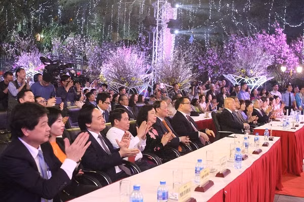 Lãnh đạo Đảng, Nhà nước, Hà Nội và Nhật Bản tới dự khai mạc Lễ hội hoa anh đào Nhật Bản - Hà Nội 2019. Ảnh: kinhtedothi.vn