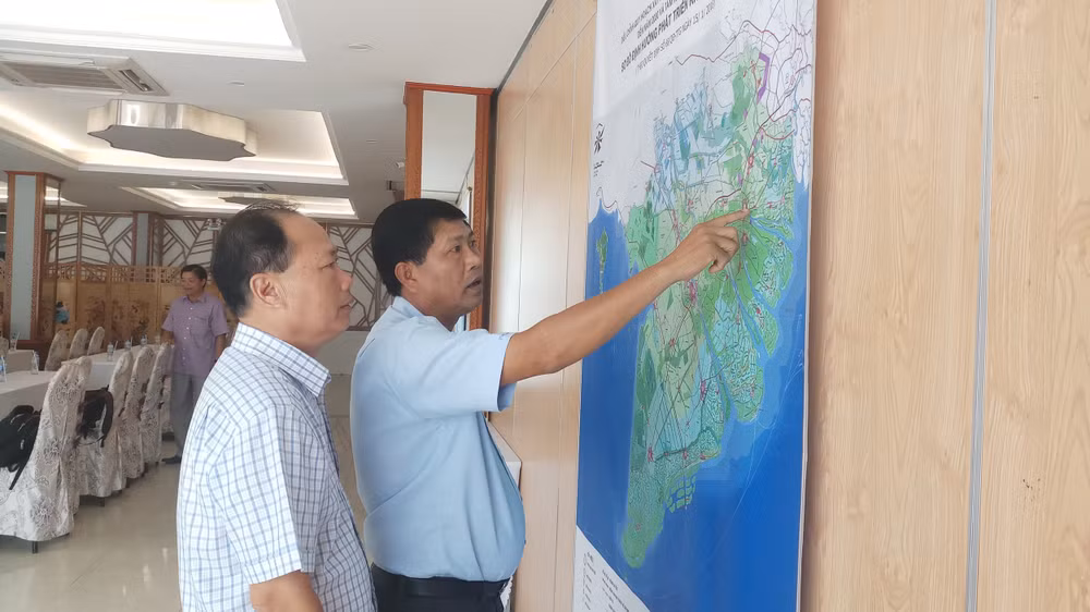 Các đại biểu trao đổi về nội dung Đồ án điều chỉnh quy hoạch xây dựng vùng ĐBSCL tại Hội nghị.