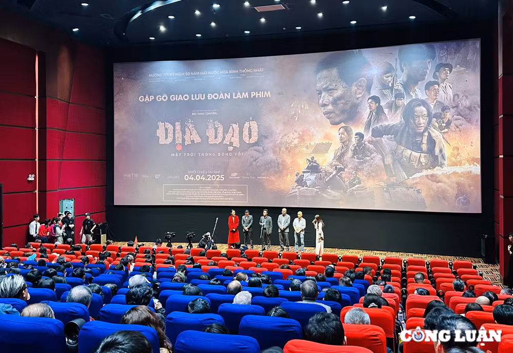 dia dao mat troi trong bong toi cua bui thac chuyen chinh thuc ra rap hinh 1