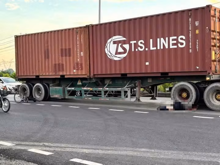 dieu tra vu nguoi phu nu di xe dap bi container can tu vong hinh 1
