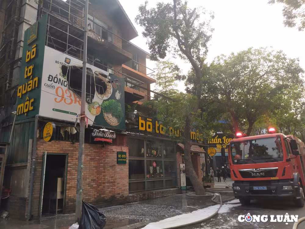ha noi chay lon tai nha hang bo to quan moc hinh 1