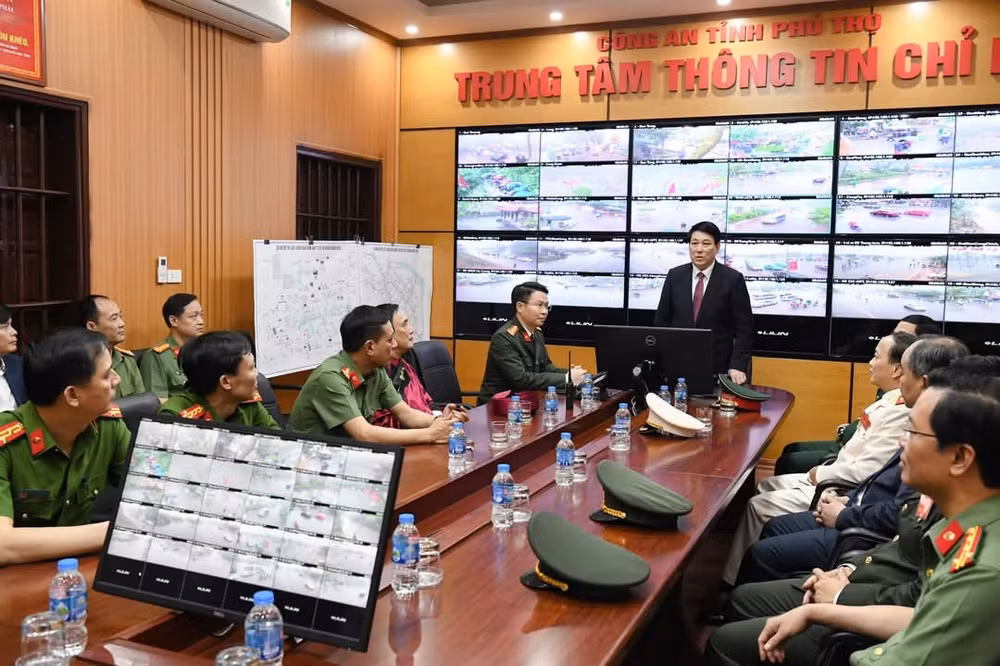 chu tich nuoc luong cuong tham dong vien luc luong cong an lam nhiem vu tai den hung hinh 2