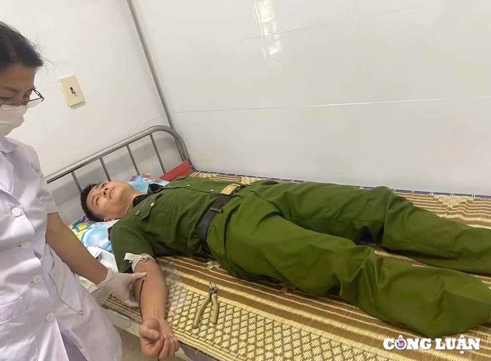 dai uy le ngoc anh nguoi chien si cong an tan tuy het long vi nhan dan hinh 4