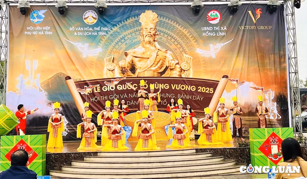 phu nu ha tinh goi banh chung dang quoc to hung vuong lan toa gia tri truyen thong hinh 1