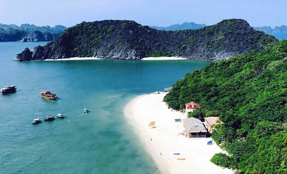 cat ba vien ngoc du lich viet nam duoc bao chi quoc te ca ngoi hinh 1