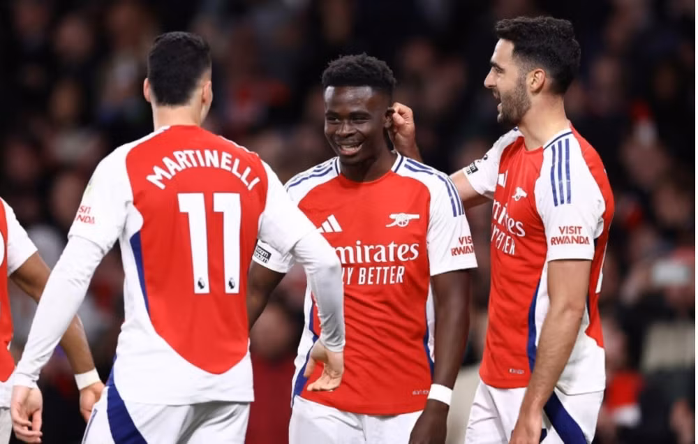 thang kich tinh fulham arsenal rut ngan khoang cach voi liverpool hinh 1