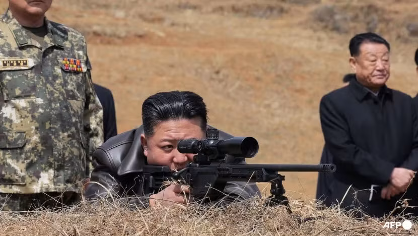 ong kim jong un thu sung ban tia moi hinh 1