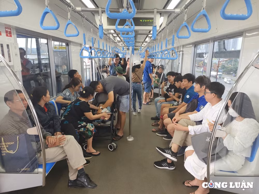nguoi dan tp hcm den ga metro lam can cuoc dinh danh dien tu hinh 7
