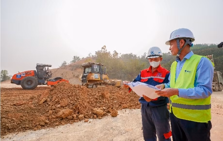 gan 2000 lao dong ngay dem no luc thong tuyen phan doan dau cao toc bac nam hinh 8