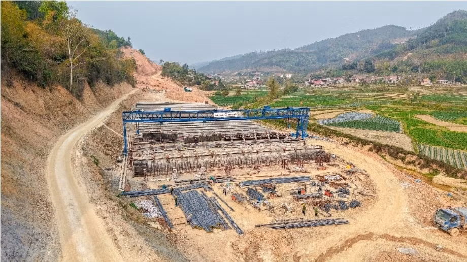 gan 2000 lao dong ngay dem no luc thong tuyen phan doan dau cao toc bac nam hinh 7