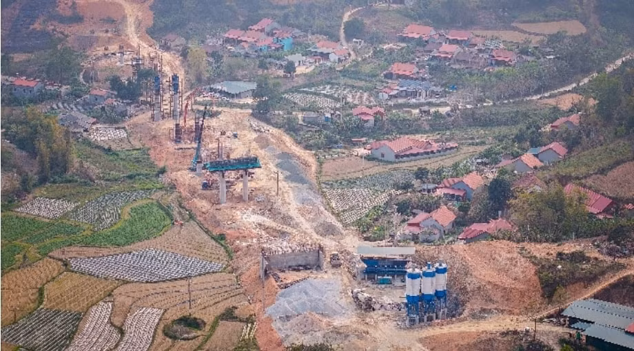 gan 2000 lao dong ngay dem no luc thong tuyen phan doan dau cao toc bac nam hinh 6