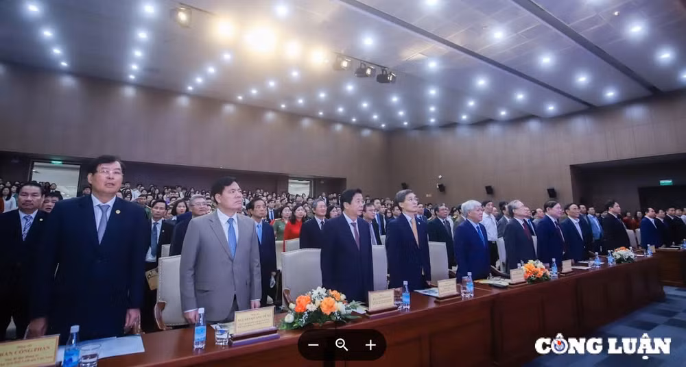hoi luat gia viet nam don nhan huan chuong lao dong hang nhat hinh 1