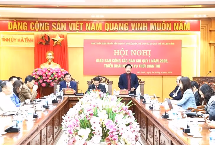 bao chi ha tinh phat huy vai tro dinh huong dong hanh cung cong cuoc doi moi to chuc bo may hinh 1