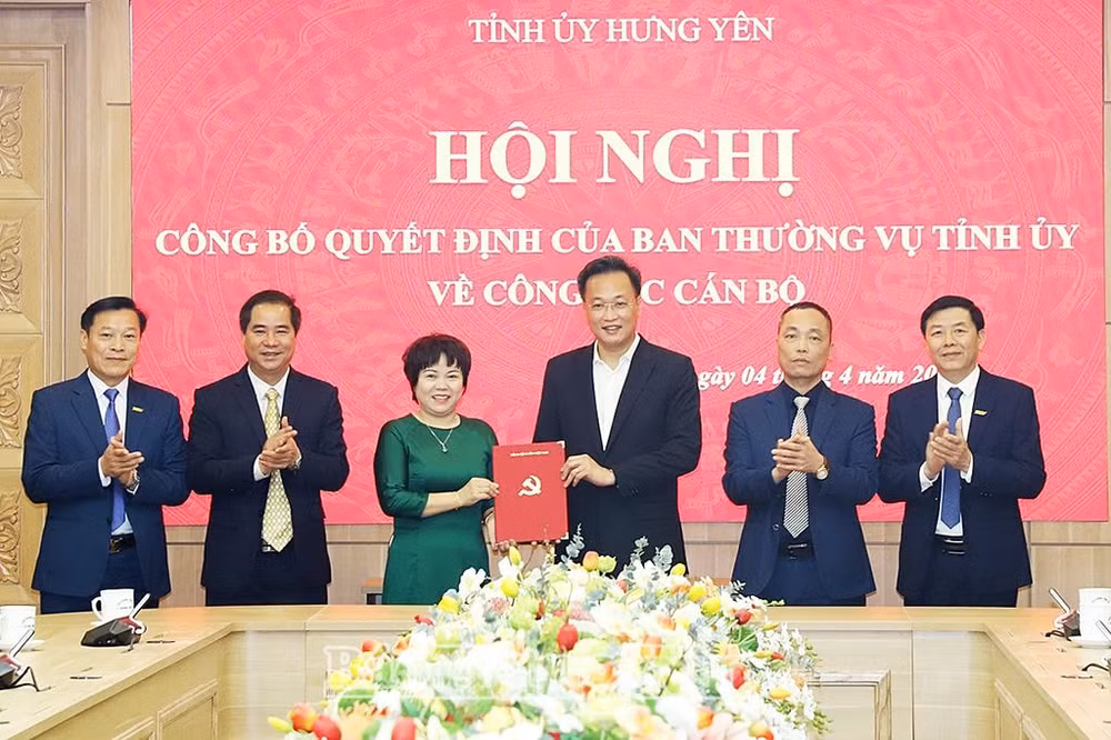 cong bo quyet dinh sap nhap dai phat thanh va truyen hinh hung yen vao bao hung yen hinh 1