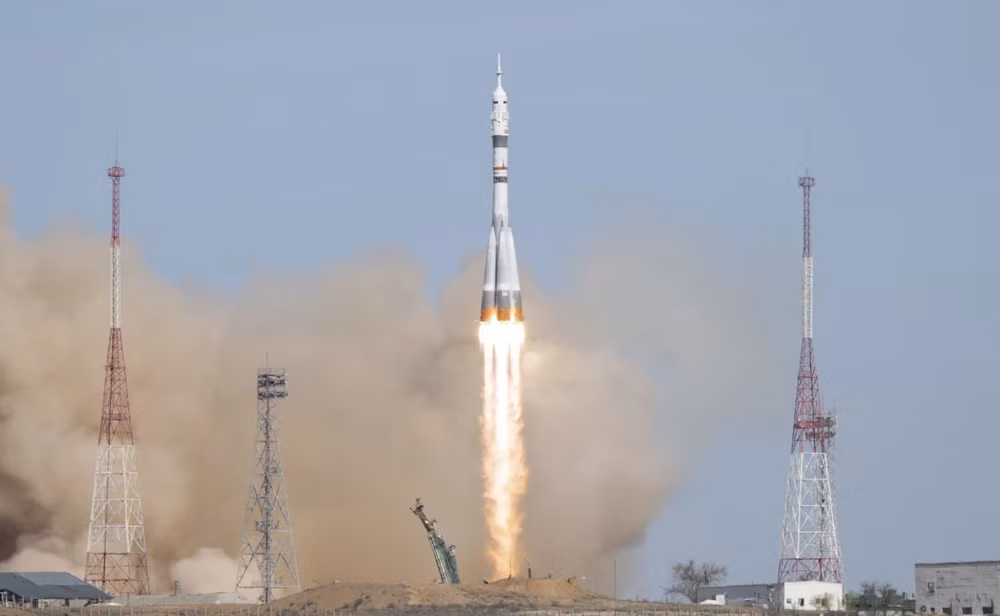 nga ca ngoi hop tac khong gian voi my trong vu phong tau vu tru soyuz ms 27 hinh 1