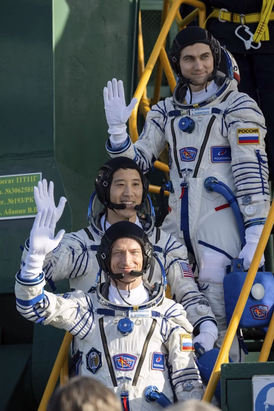 nga ca ngoi hop tac khong gian voi my trong vu phong tau vu tru soyuz ms 27 hinh 2