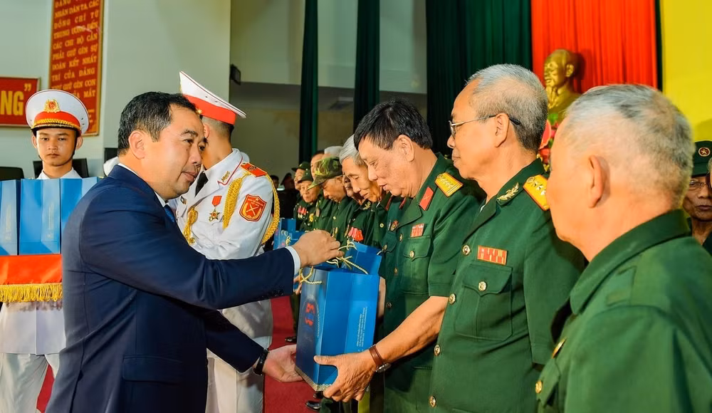 hai duong gap mat cuu chien binh tham gia giai phong mien nam thong nhat dat nuoc hinh 2