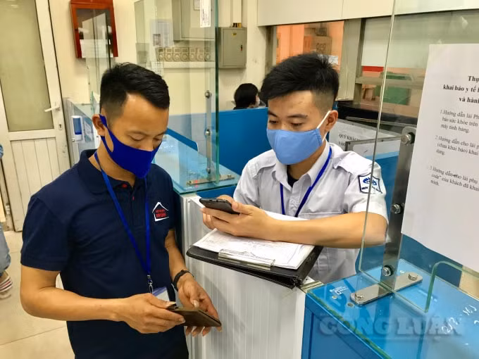 Các bến xe phối hợp với đơn vị kinh doanh vận tải khách liên tỉnh triển khai sớm các hình thức bán vé online, hạn chế tối đa tập trung đông hành khách tại bến xe