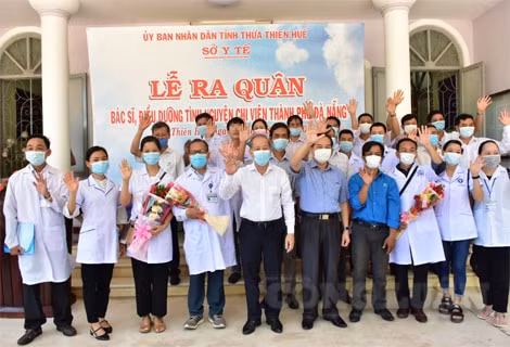Ông Phan Ngọc Thọ động viên đoàn công tác.