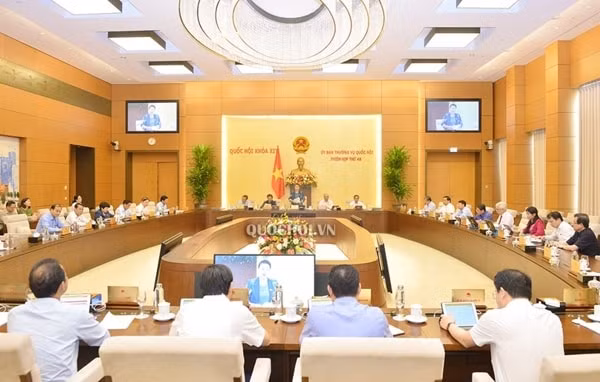 Phiên họp thứ 46 của Ủy ban Thường vụ Quốc hội