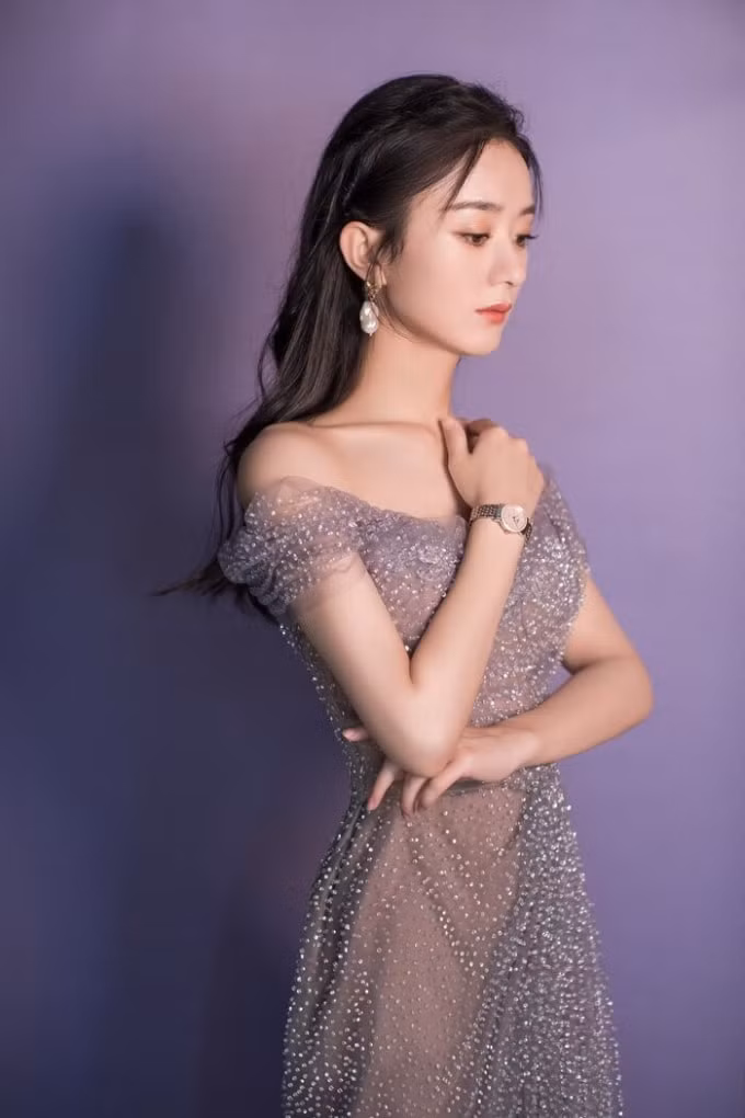 Mỹ nhân họ Triệu với góc nghiêng thần thánh trước thềm sự kiện.
